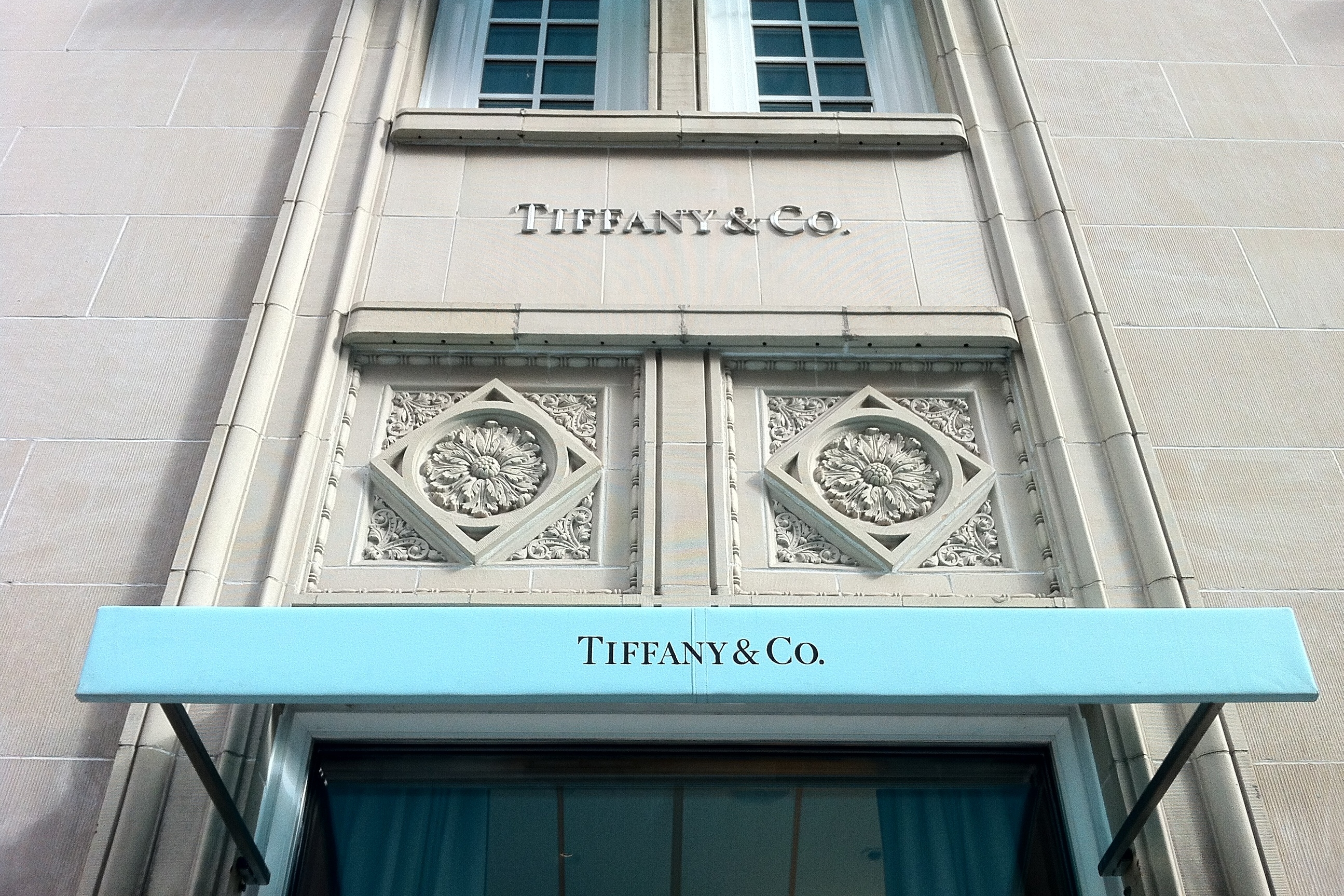 Дом тиффани. Здание Тиффани в Нью-Йорке. Магазин Тиффани в Нью-Йорке. Первый магазин Тиффани 1837.