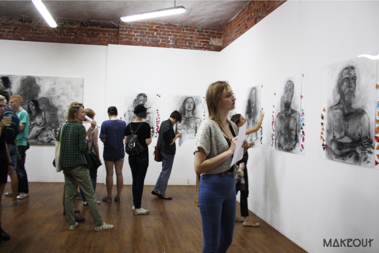 Фотарэпартаж з адкрыцця выставы «Ружовы трохкутнік»