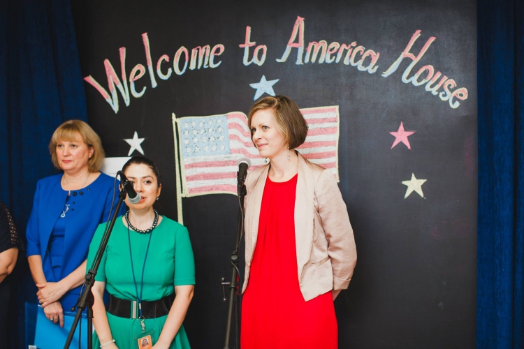 В Киеве открылась фотовыставка о родных ЛГБТ