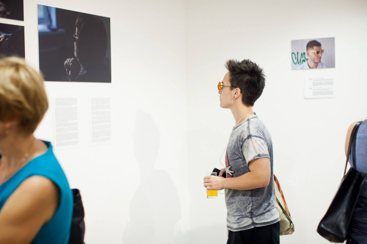 В Киеве открылась фотовыставка о родных ЛГБТ