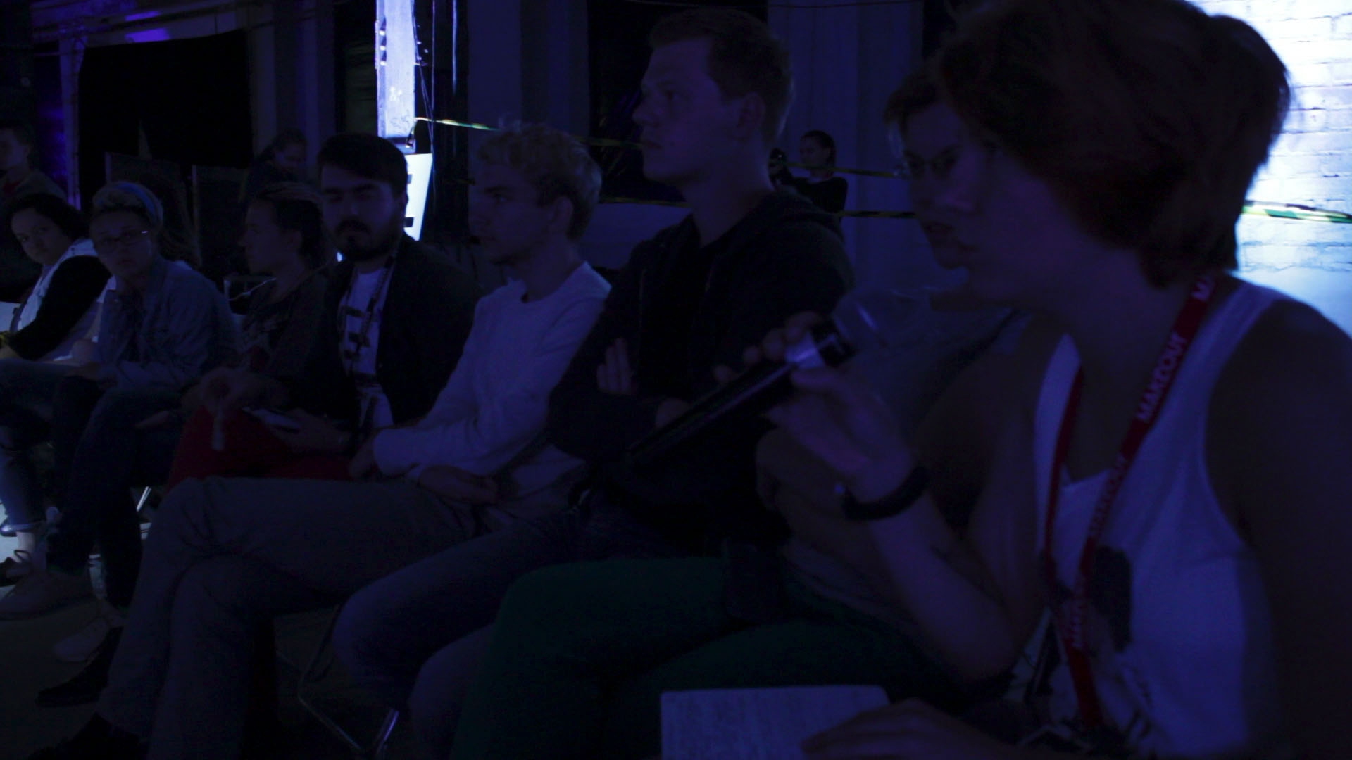 «Почему я (не) отношу себя к ЛГБТ-сообществу?»