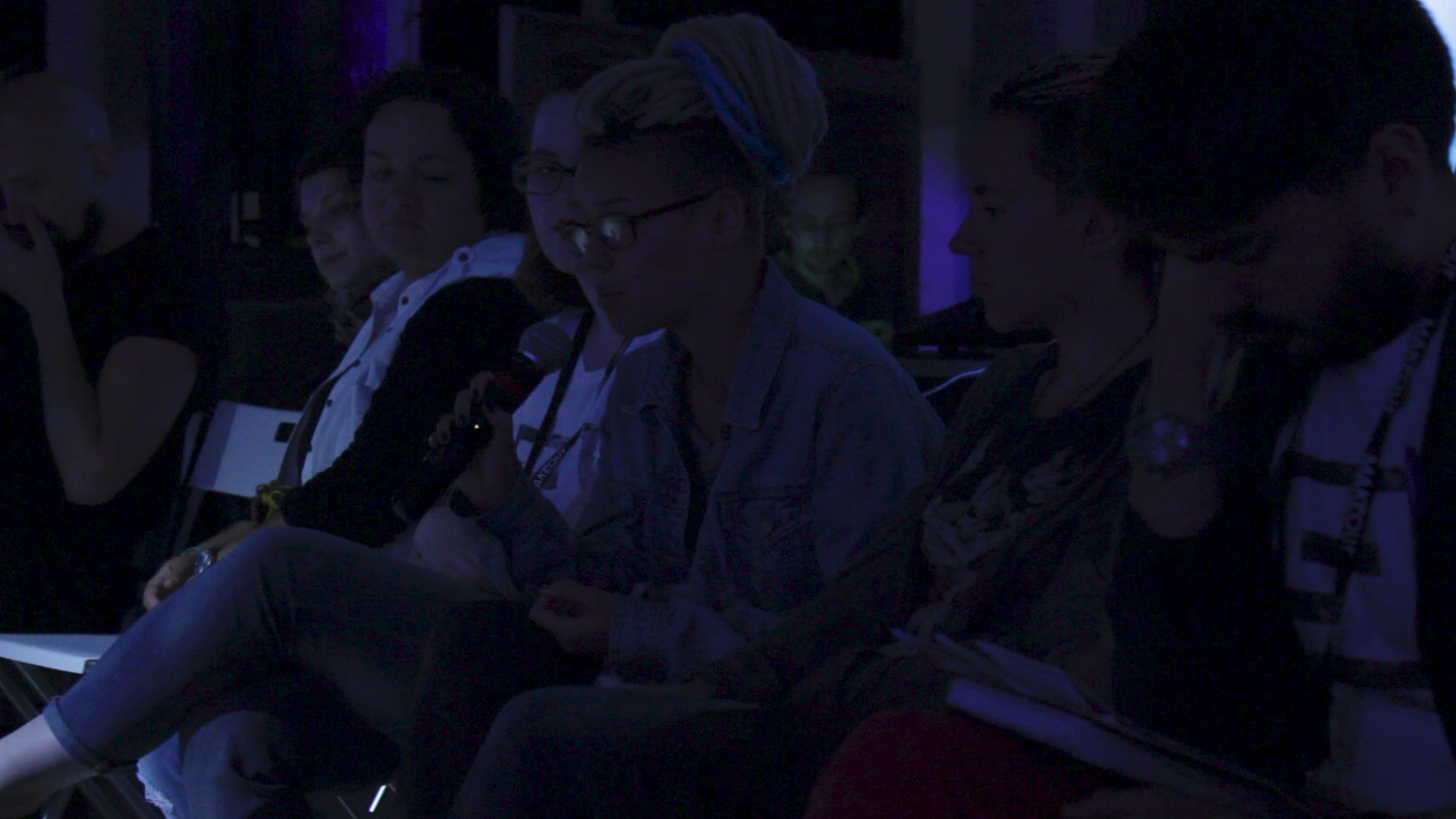 «Почему я (не) отношу себя к ЛГБТ-сообществу?»