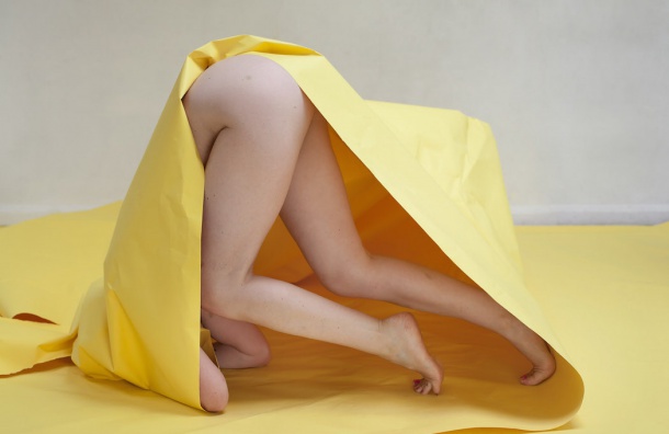 «Сделай мне приятно»: что такое эмоциональный труд и как он вредит?